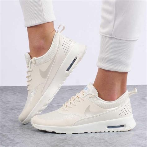 dames nike air max thea sneakers zwart wit|Nike Factory Stores.